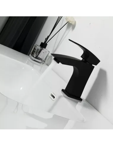 Смеситель для умывальника Gappo G1007-66, черный, однорычажный