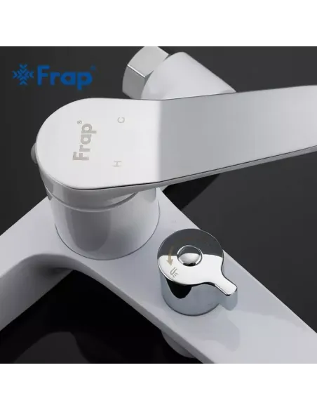 Смеситель для ванны Frap F3245 с душевым набором, белый Смеситель для ванны Frap F3245 с душевым набором, белый