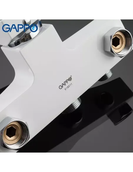 Смеситель для ванны Gappo G2207-7 с душевым набором, белый
