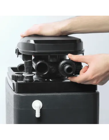 Умягчитель воды кабинетного типа Ecosoft Pink 100