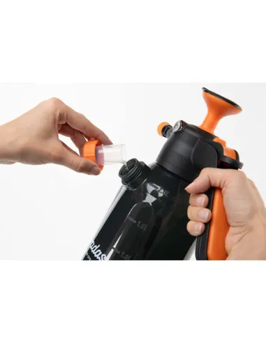 Садовый опрыскиватель пневматический с пенообразователем Bradas Aqua Foam Spray AS0200F/SF на 2 литра с боковым вливом